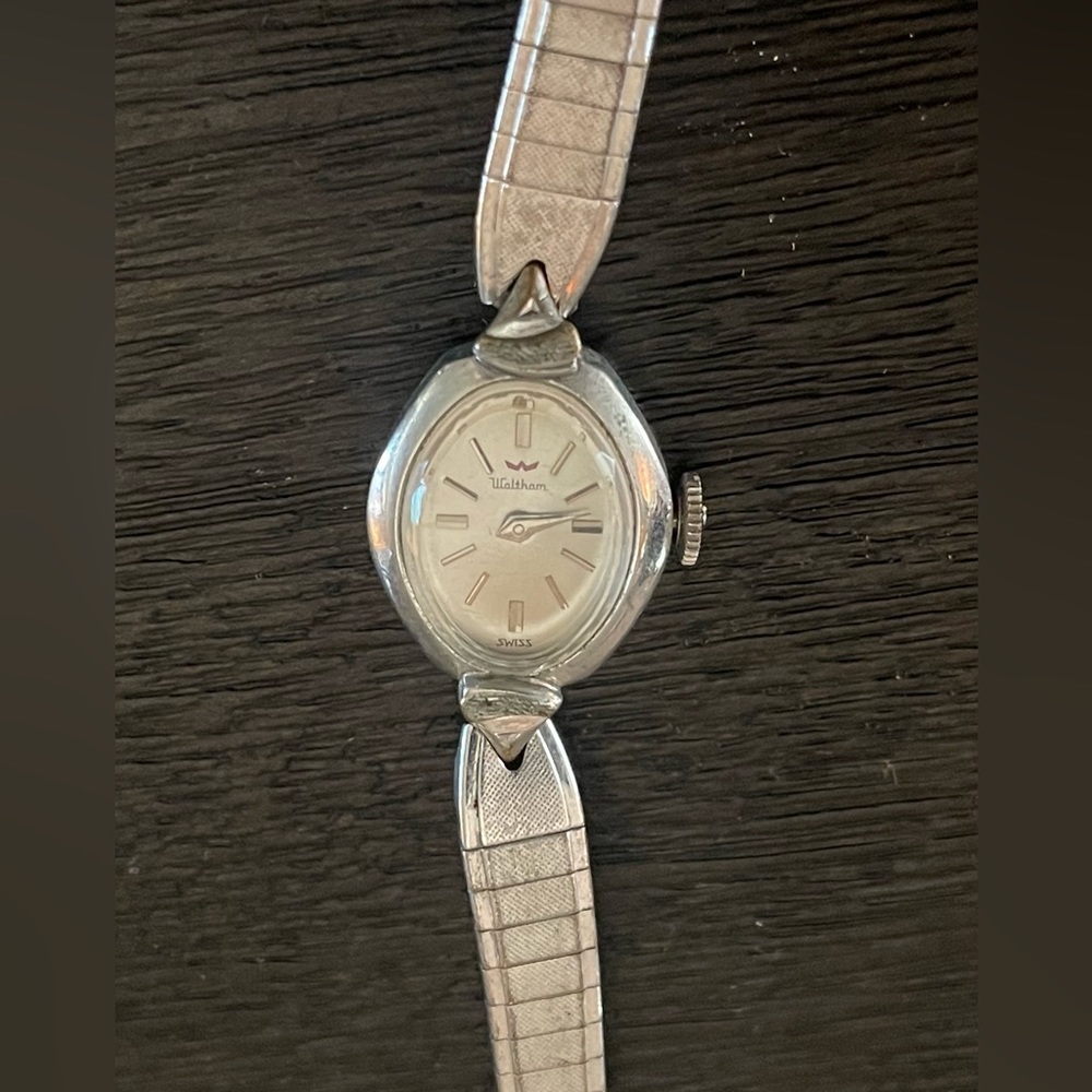 Waltham 21 jewels Women's wind up watch